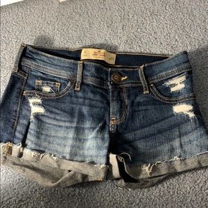 HOLLISTER SHORT-SHORT
